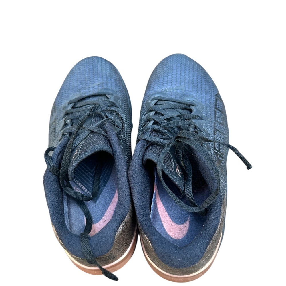 Women's Nike Metcon 5 X Training Shoes in a black and rose gold colorway - Picture 2 of 5